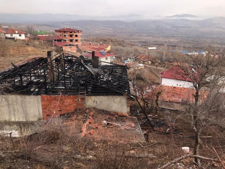 Amasya’da ev yangını