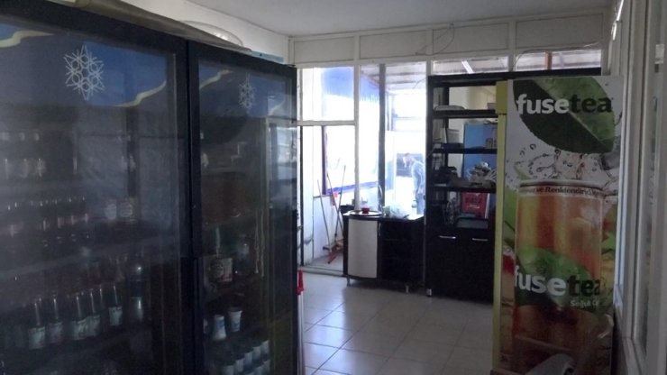 Okey takozuyla camı kırdı, 5 bin TL’yi alıp yere yağ döktükten sonra kaçtı