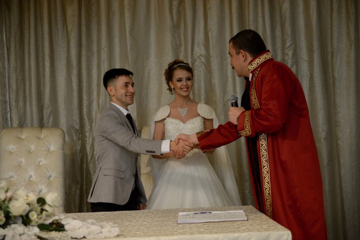 Eskişehir'de 15 çift, nikahlarını "02.02.2020"de kıydırdı