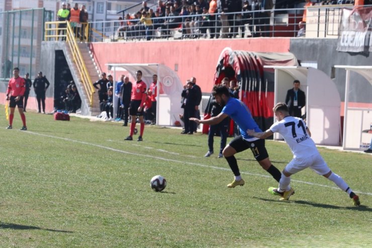 Karaköprü 3 puanı 3 golle aldı