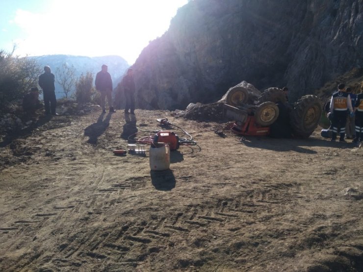 Kullandığı traktörün altında kalan çocuk öldü