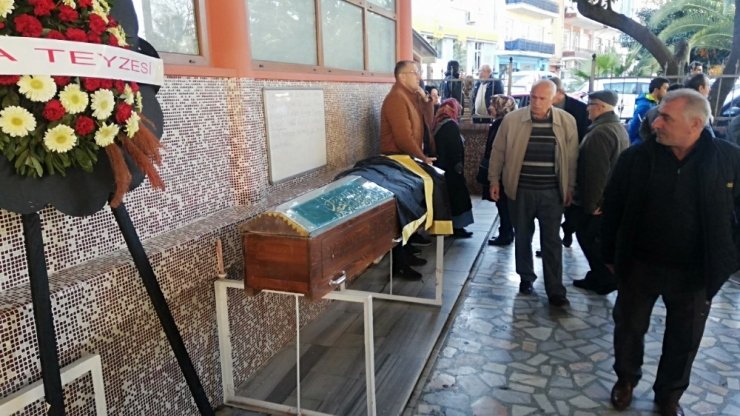 Babasının silahıyla oynarken kendini vuran lise öğrencisi toprağa verildi