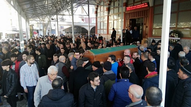 Babasının silahıyla oynarken kendini vuran lise öğrencisi toprağa verildi