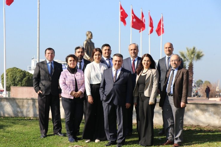 Ekonomi muhabirleri seçime gidiyor