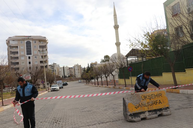 Şanlıurfa'da hasarlı minarenin yıkımına başlandı