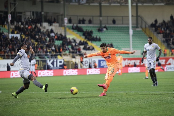 Süper Lig: Alanyaspor: 2 - Yeni Malatyaspor: 1 (Maç sonucu)