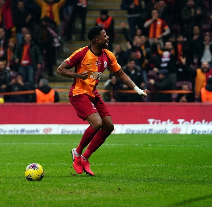 Süper Lig: Galatasaray: 2 - Kayserispor: 0 (İlk yarı)
