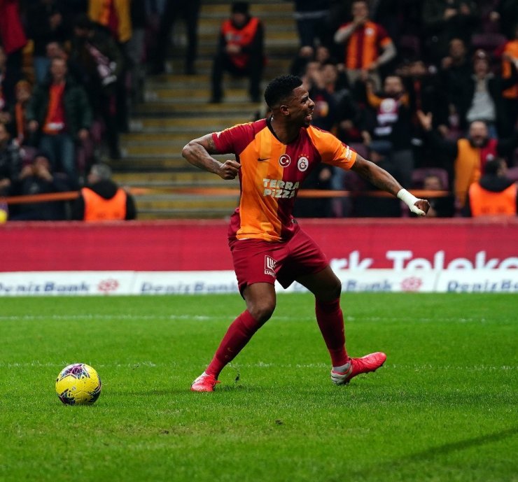 Süper Lig: Galatasaray: 2 - Kayserispor: 0 (İlk yarı)