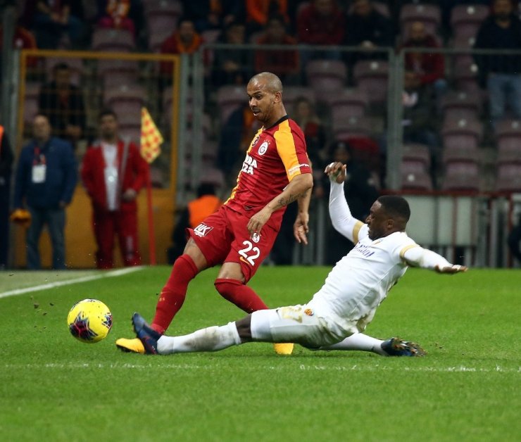 Süper Lig: Galatasaray: 2 - Kayserispor: 0 (İlk yarı)