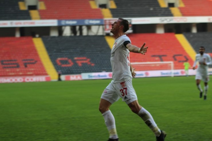 Süper Lig: Gaziantep FK: 3 - DG Sivasspor: 1 (İlk yarı)