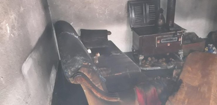 Yaşlı adam yanan evinde ölü bulundu