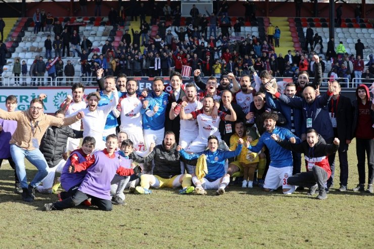 TFF 2. Lig Kırmızı Grup: GMG Kastamonuspor: 2 - Niğde Anadolu Futbol Kulübü: 1