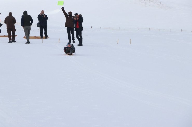Geleneksel Kızak yarışları Erciyes’te yapıldı