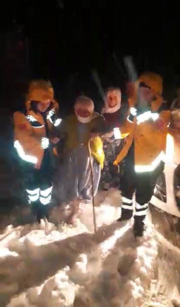 112 Acil Servis ekipleri hasta kadın için seferber oldu