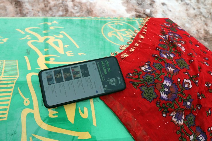 Aşık Veysel'in kızı, babasının türküsüyle son yolculuğuna uğurlandı