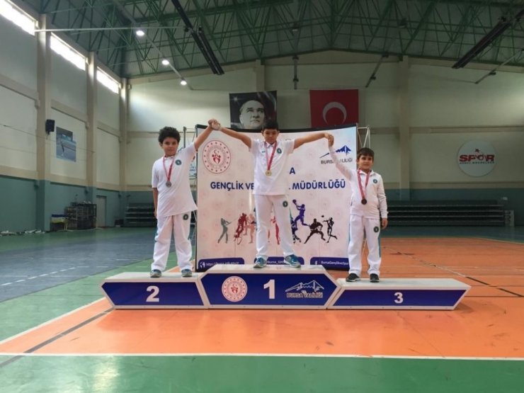 Okçulardan tam isabet