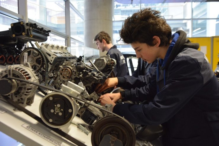 Türkiye’nin ilk elektrikli araçlar dalı yeni eğitim öğretim yılında Bursa’da oluşturulacak