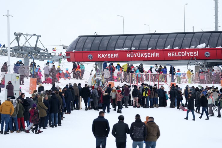 Erciyes'i yarıyıl tatilinde yarım milyondan fazla kişi ziyaret etti
