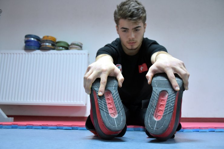 "Fırça sapı" ile başladığı halterdeki başarılarıyla olimpiyatları hedefliyor