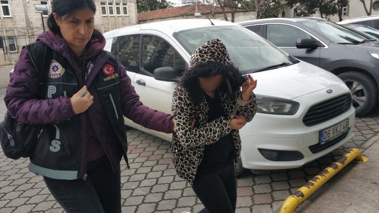 Uyuşturucu ticaretinden 2 gözaltı