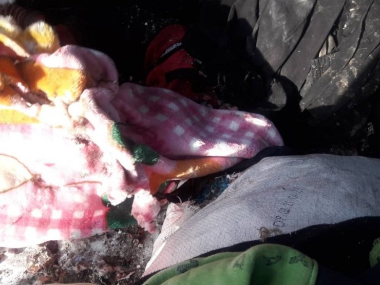 Halep kırsalında saldırılardan kaçan aile, Rus savaş uçaklarının saldırısında hayatını kaybetti