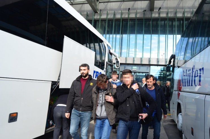 Evden kaçan üç kafadar evlerinden 140 kilometre uzakta yakalandı