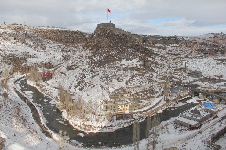 Doğu'da soğuk hava ve tipi hayatı olumsuz etkiliyor