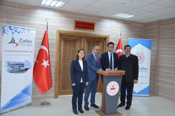 Demirci’nin kabul edilen 2 projesinde imzalar atıldı