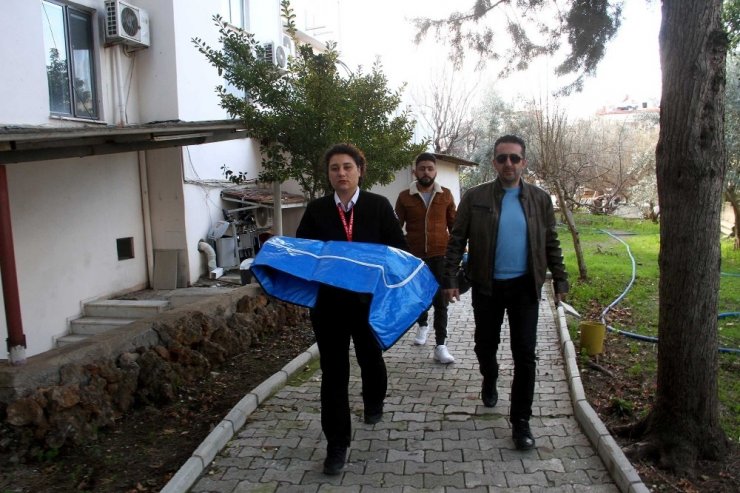 Yabancı uyruklu genç kızın tarlada doğurduğu bebek hayatını kaybetti