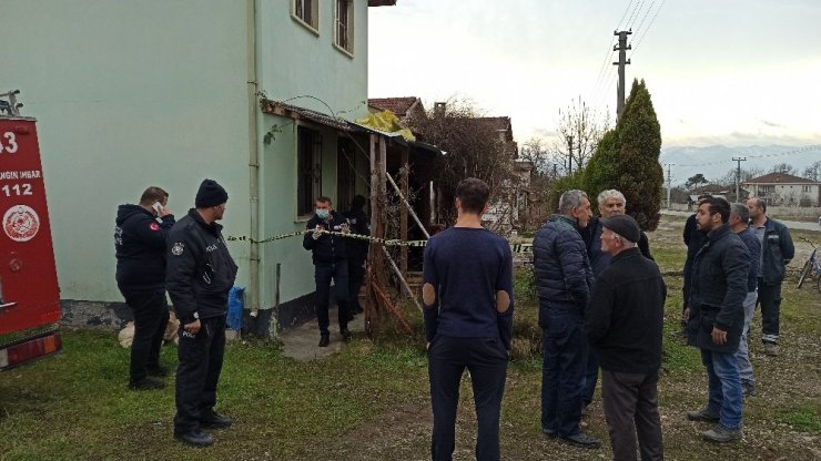 Yaşlı adamın evinde yanarak can vermesi ile ilgili tahkikat başlatıldı