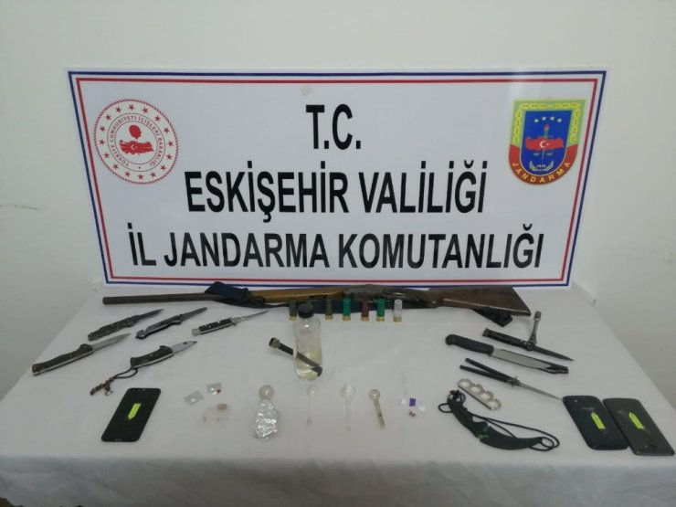 Jandarma ekiplerinden uyuşturucu şüphelilerine darbe: 11 gözaltı