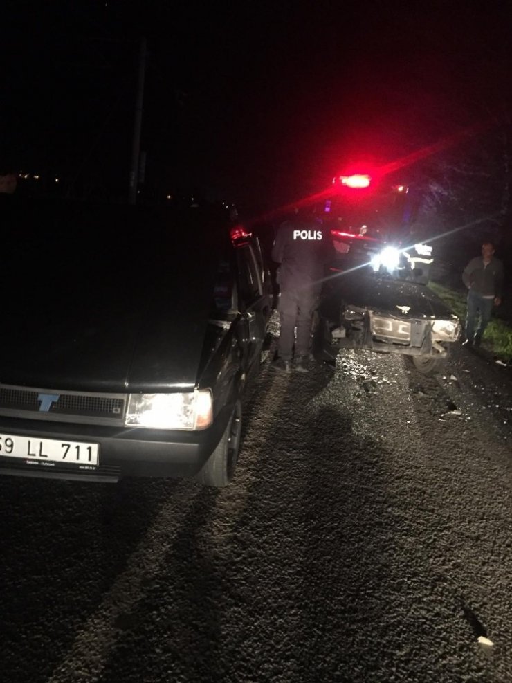 Arıza yapan araca başka bir araç çarptı: 1 yaralı