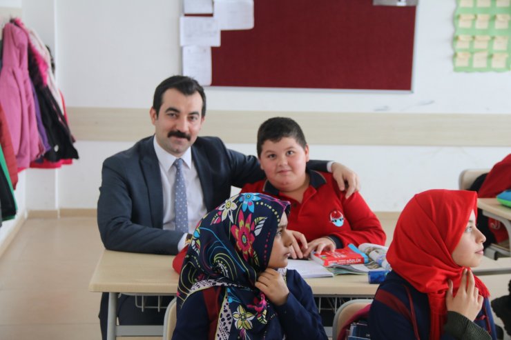 Ulaş Kaymakamı Akköz, öğrencilerle buluştu
