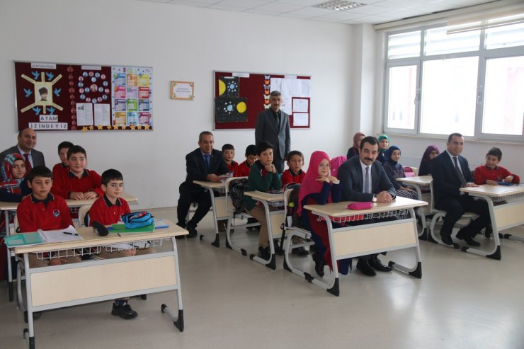 Ulaş Kaymakamı Akköz, öğrencilerle buluştu