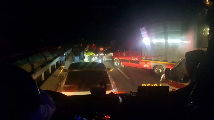 Tıra çarpan otomobilde can pazarı