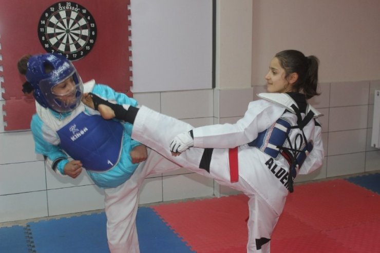 Yavuzelili tekvandocular mili takıma seçildi