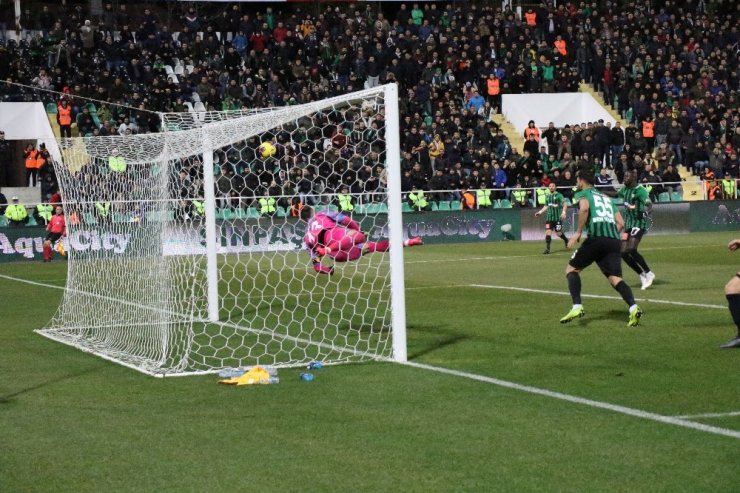 Göztepeli Beto bir tek 3 puanı kurtaramadı