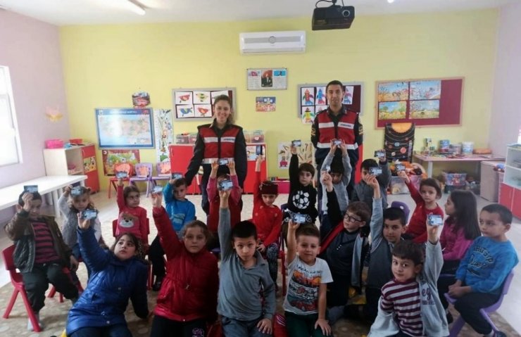 Jandarma ekipleri 199 okulda 15 bin öğrenciye trafik eğitimi verecek