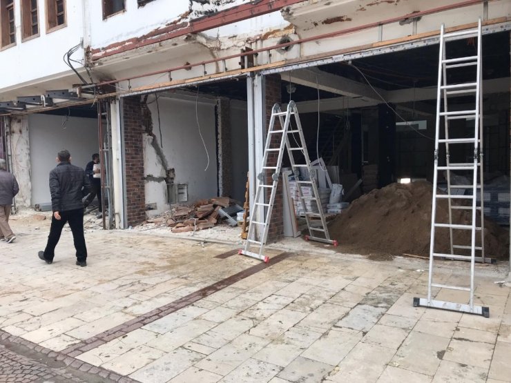 Kuşadası yaza hazırlanıyor