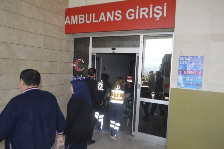 Direksiyon başında kalp krizi geçiren sürücü 3 araca çarptı