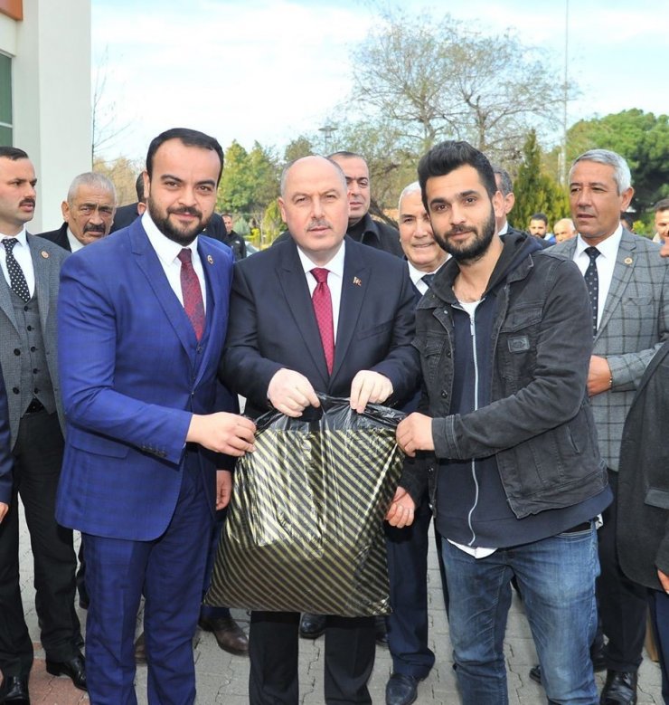 Amatör spor kulüplerine malzeme yardımı