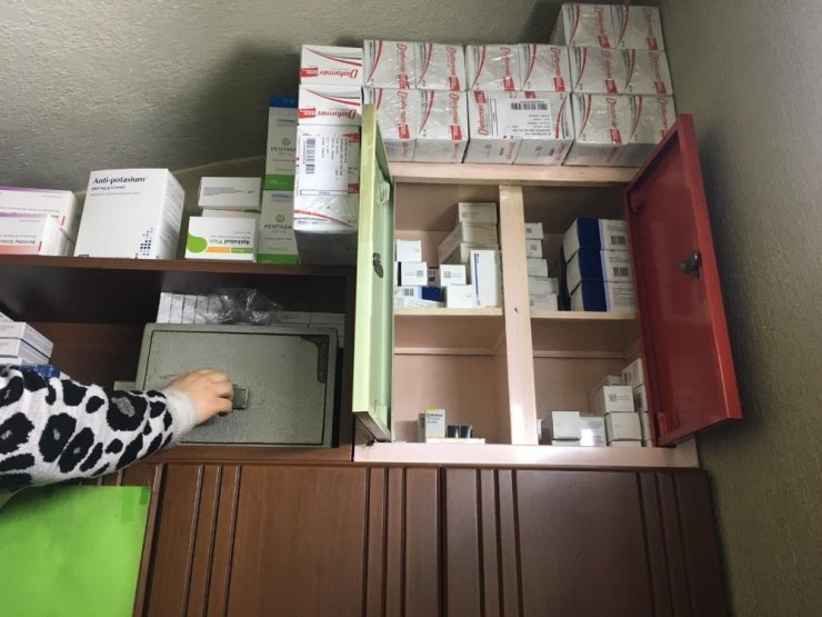 Doktor ve eczanelere renkli reçete operasyonu: 12 gözaltı