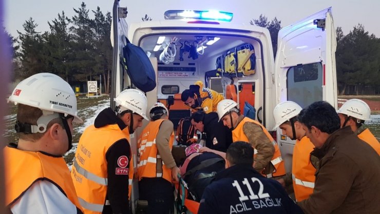 Askeri helikopter düşük riski bulunan kadın için havalandı