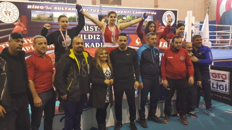 Aydın’ın bayan boksörleri şampiyonaya damga vurdu