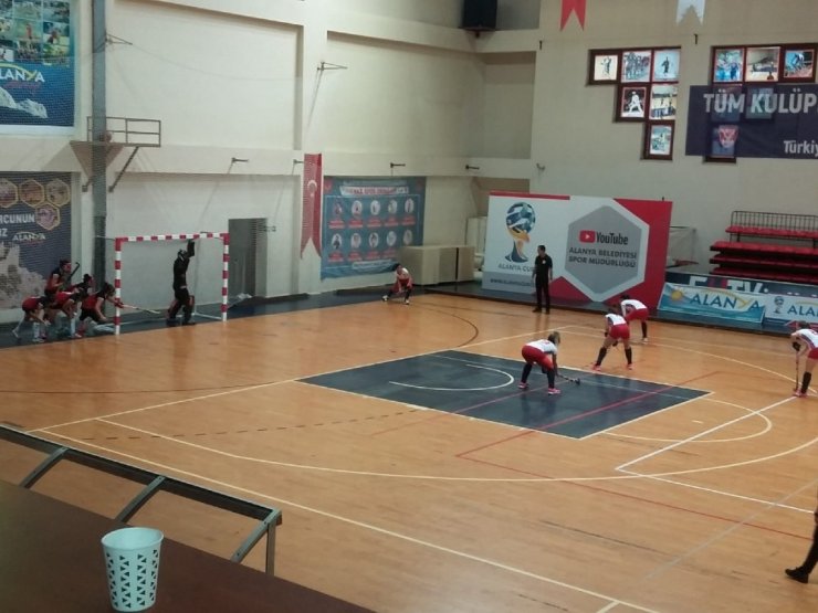 Gaziantep Polisgücü Kadın Hokey Takımı fırtına gibi