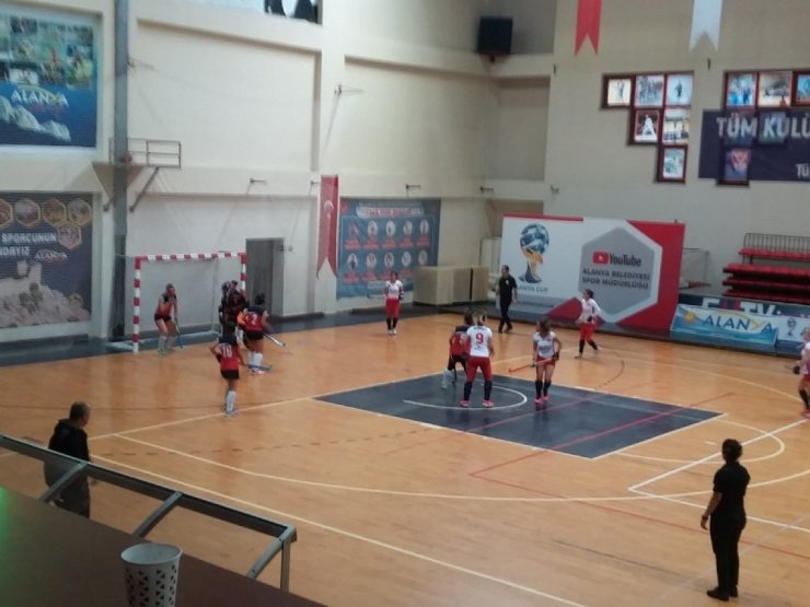 Gaziantep Polisgücü Kadın Hokey Takımı fırtına gibi
