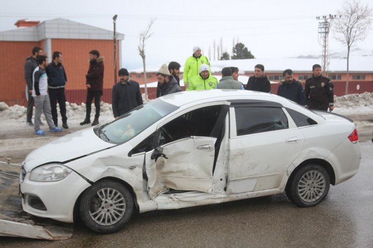 Van’da trafik kazası: 2 yaralı