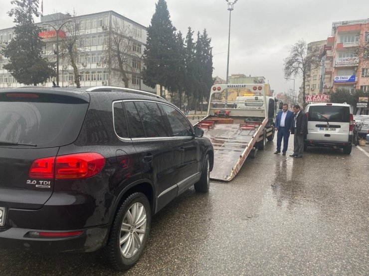 Kahta’da belediyenin makam aracına el konuldu