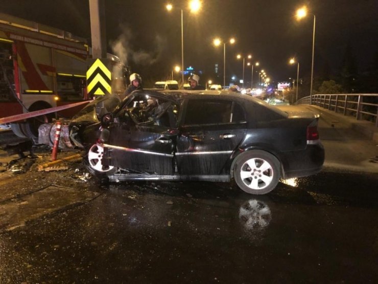 Ankara’da hurdaya dönen otomobilden yaralı kurtuldu