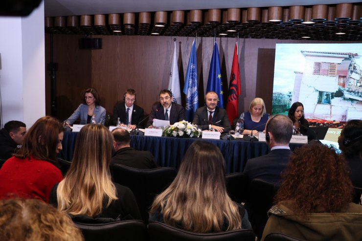 Arnavutluk'taki depremin neden olduğu zarar yaklaşık 1 milyar avro